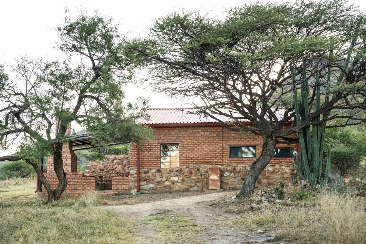 Otavi Vineyards Self-Catering & Camping Exteriör bild